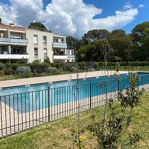 Rez De Jardin T3 Recent Et Calme Au Nouvelles Terres A Les Maures La Londe-les-Maures